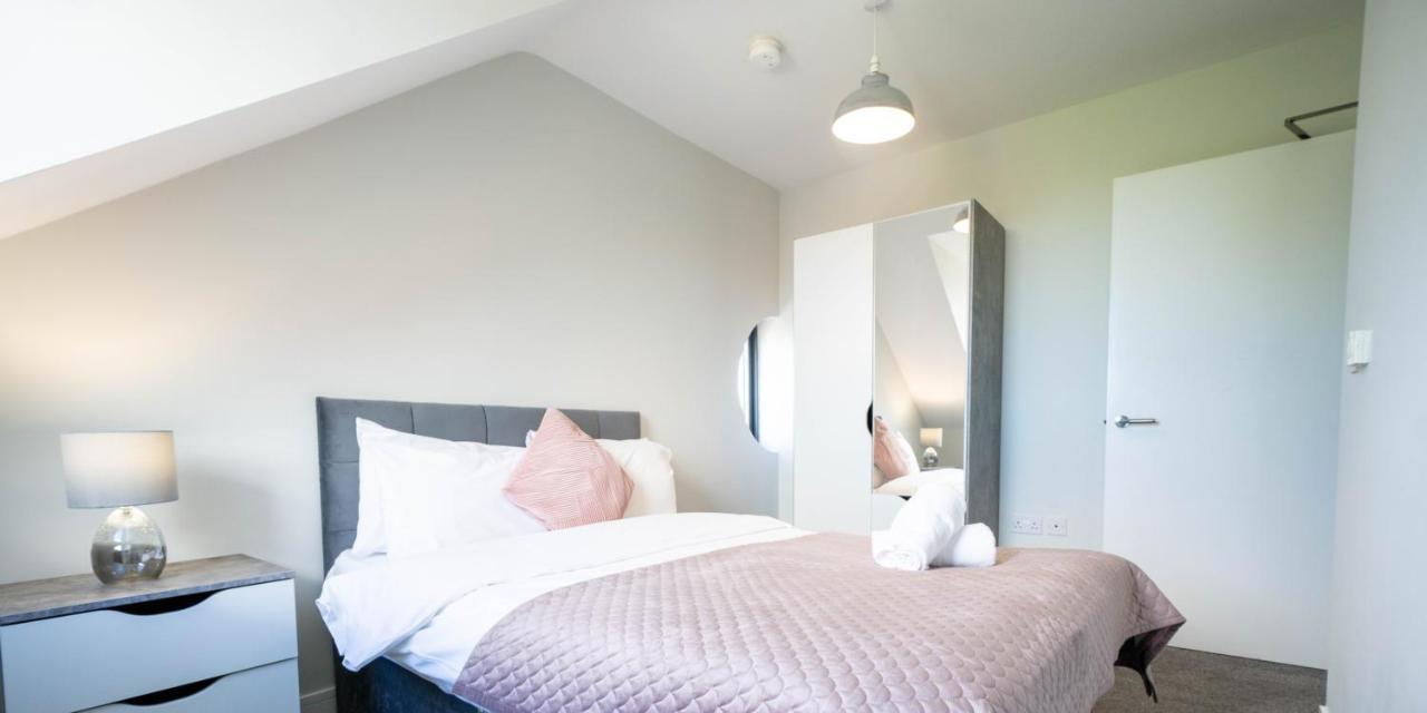 Three Bed Apartment Sleeps 5 In Botanic ベルファスト エクステリア 写真